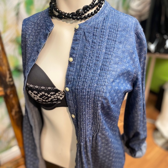 St.John’s Bay button down shirt. - Picture 4 of 8